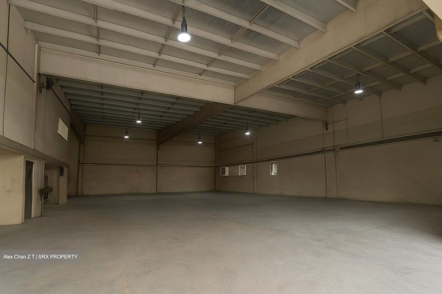 T5 @ Tampines (D18), Factory #578703281